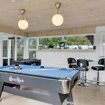 Holiday home Eight-bedroom In