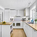 Holiday home Eight-bedroom In Norre Nebel