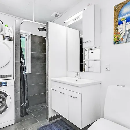 Eight-bedroom In Nørre Nebel