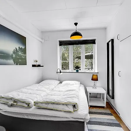 度假居 Eight-bedroom In