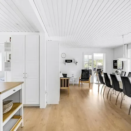 Eight-bedroom In 度假居 *