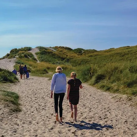 度假居 Eight-bedroom In *