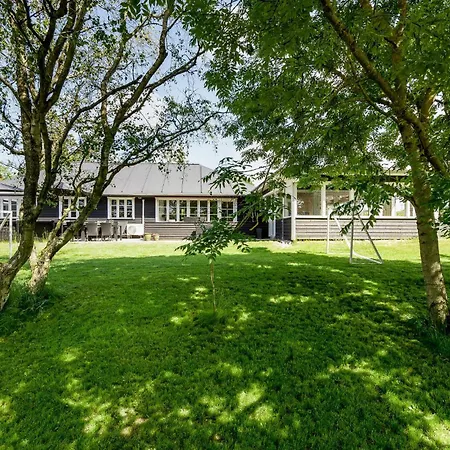 Eight-bedroom In * Nørre Nebel