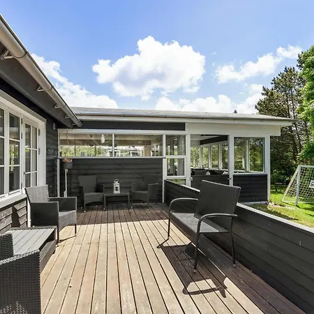 Prázdninový dům Eight-bedroom In