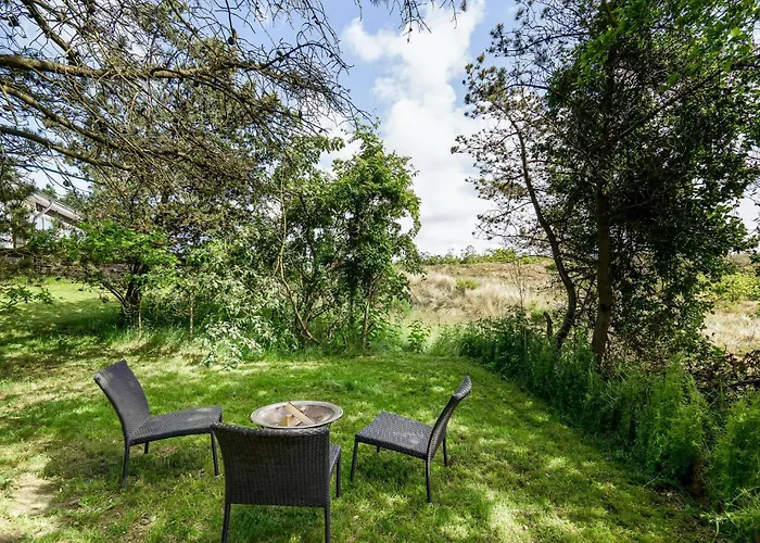 Eight-bedroom In Holiday home *